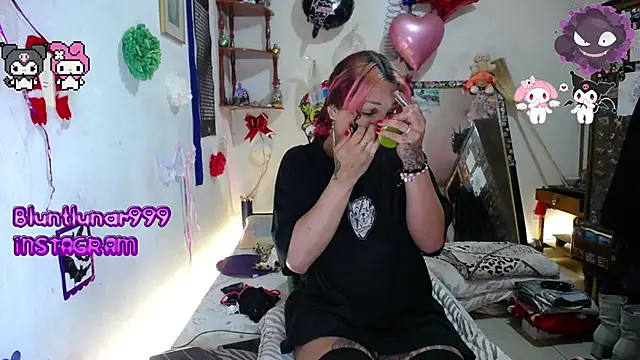 purplekattlyn online show from March 5, 2025, 8:00 pm