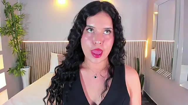 Snapshot of GeorginaReyes chatting on September 9, 2025, 10:53 pm GeorginaReyes online show from September 9, 2025, 10:53 pm