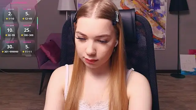 FloraBonde online show from December 3, 2025, 10:57 am