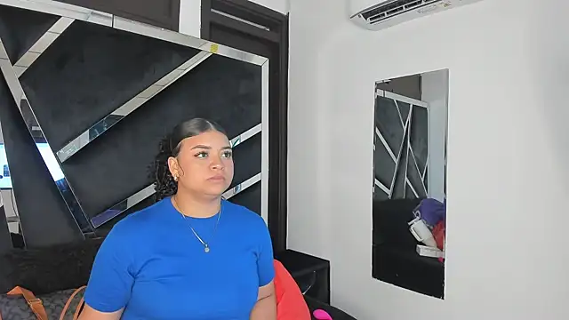 Rubyxht online show from October 23, 2025, 12:37 pm