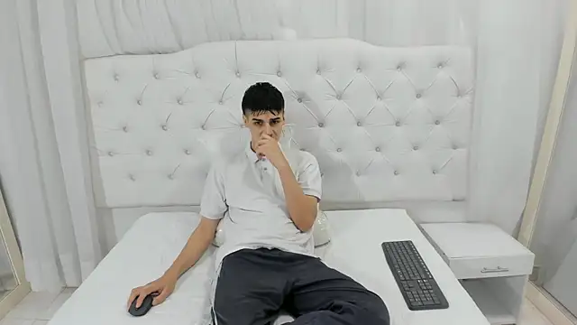 frank jhonsson online show from November 27, 2025, 2:08 pm