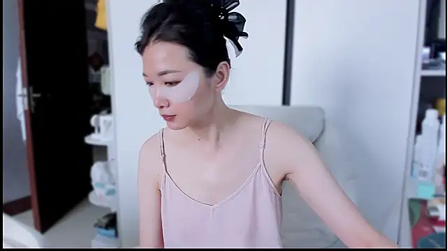 Snapshot of A_dabo chatting on November 13, 2025, 6:23 am A dabo online show from November 13, 2025, 6:23 am