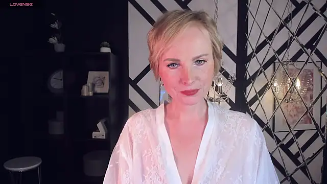 Snapshot of Sandra_Kind chatting on February 20, 2025, 8:06 am Sandra Kind online show from February 20, 2025, 8:06 am