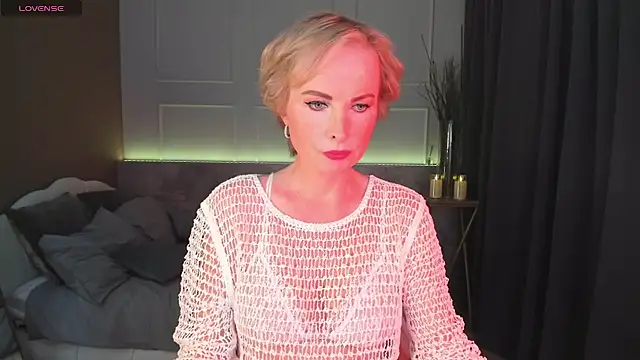 Snapshot of Sandra_Kind chatting on March 5, 2025, 5:29 am Sandra Kind online show from March 5, 2025, 5:29 am