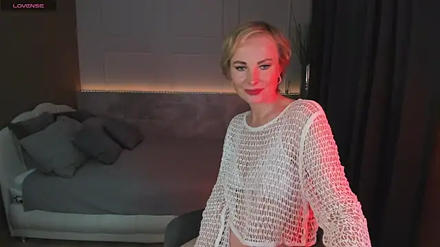 Snapshot of Sandra_Kind chatting on March 7, 2025, 11:29 am Sandra Kind online show from March 7, 2025, 11:29 am