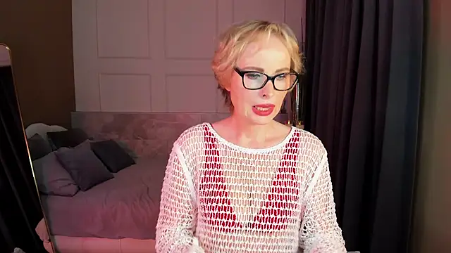 Snapshot of Sandra_Kind chatting on March 13, 2025, 5:33 am Sandra Kind online show from March 13, 2025, 5:33 am