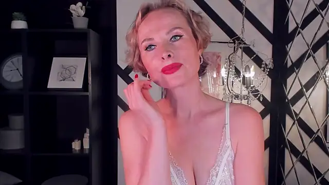 Snapshot of Sandra_Kind chatting on March 18, 2025, 11:41 am Sandra Kind online show from March 18, 2025, 11:41 am