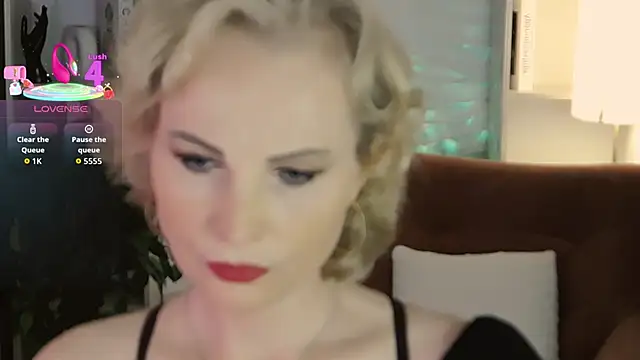 Snapshot of Sandra_Kind chatting on September 30, 2025, 5:34 am Sandra Kind online show from September 30, 2025, 5:34 am