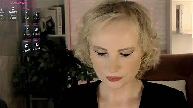 Snapshot of Sandra_Kind chatting on October 23, 2025, 5:51 am Sandra Kind online show from October 23, 2025, 5:51 am