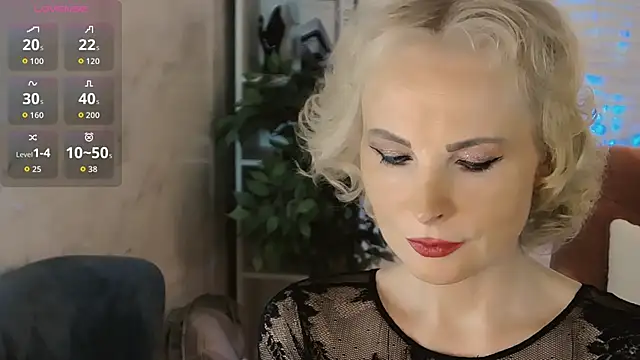 Snapshot of Sandra_Kind chatting on November 20, 2025, 5:40 am Sandra Kind online show from November 20, 2025, 5:40 am