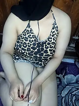 Roroo002 online show from February 17, 2025, 11:53 pm