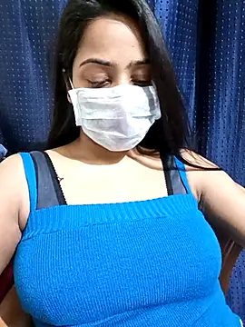 Snapshot of COZY_ROZI chatting on March 4, 2025, 6:50 pm COZY ROZI online show from March 4, 2025, 6:50 pm
