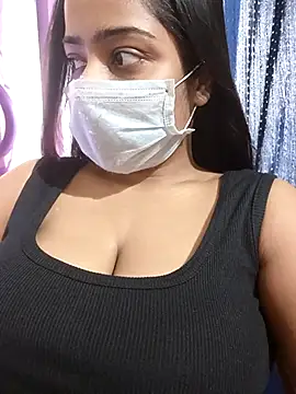 COZY ROZI online show from November 2, 2025, 11:01 am