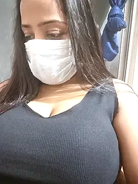 COZY ROZI online show from December 1, 2025, 4:56 pm