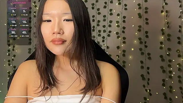 Asian Vi online show from September 16, 2025, 8:43 pm