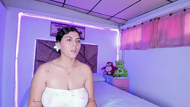 Snapshot of Cristal_Smith20 chatting on October 18, 2025, 2:51 pm Cristal Smith20 online show from October 18, 2025, 2:51 pm