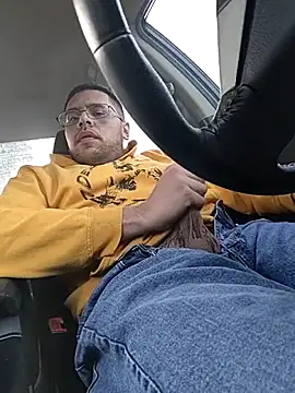 Snapshot of uncutalyxOF chatting on November 11, 2025, 11:05 pm uncutalyxOF online show from November 11, 2025, 11:05 pm