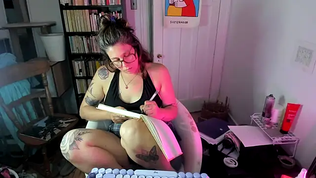 Snapshot of Rosiee69_ chatting on September 17, 2025, 7:15 pm Rosiee69  online show from September 17, 2025, 7:15 pm