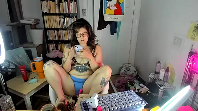 Snapshot of Rosiee69_ chatting on October 9, 2025, 11:41 am Rosiee69  online show from October 9, 2025, 11:41 am