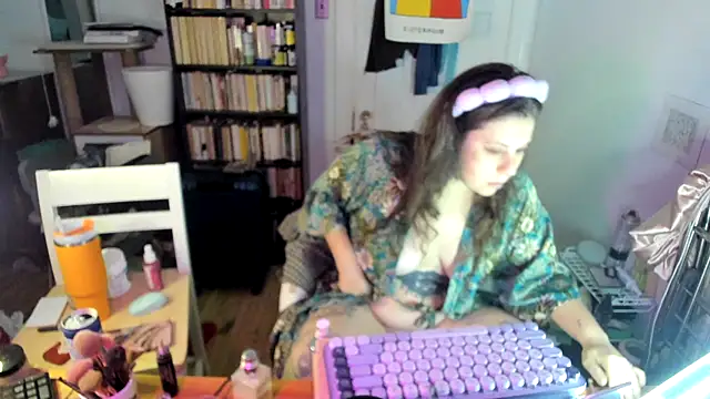 Rosiee69  online show from November 2, 2025, 4:42 pm