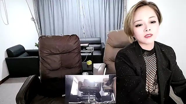 Snapshot of beira-01 chatting on November 11, 2025, 3:45 pm beira-01 online show from November 11, 2025, 3:45 pm