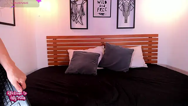 Snapshot of AbellaFox_ chatting on September 28, 2025, 7:41 pm AbellaFox online show from September 28, 2025, 7:41 pm