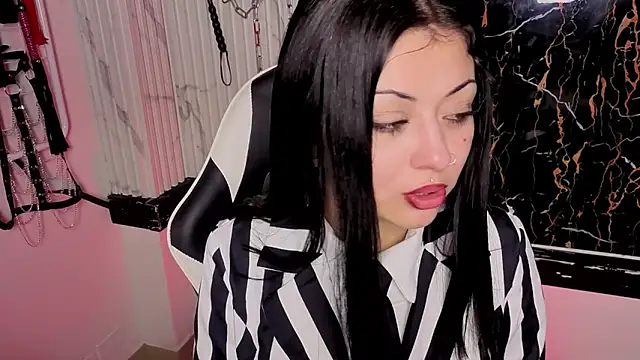 Guxplo  online show from October 29, 2025, 4:09 pm