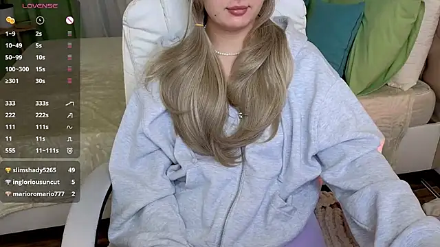 Snapshot of baby_debbie chatting on February 21, 2025, 12:49 am baby debbie online show from February 21, 2025, 12:49 am