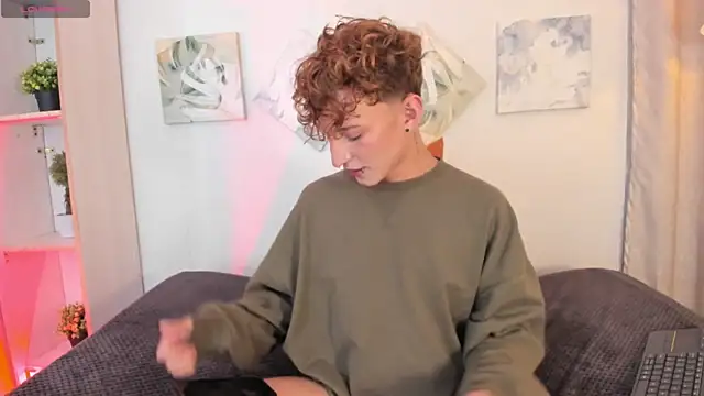 iiangel  online show from November 13, 2025, 6:45 am