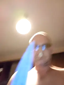 Snapshot of Luci1982Brazzers chatting on October 8, 2025, 4:48 pm Luci1982Brazzers online show from October 8, 2025, 4:48 pm