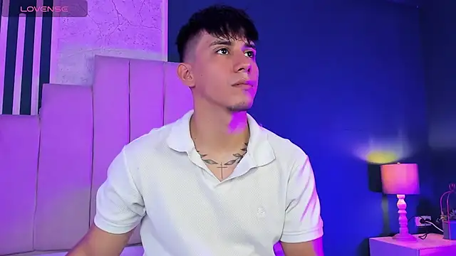 Allex Cano online show from November 23, 2025, 6:19 pm