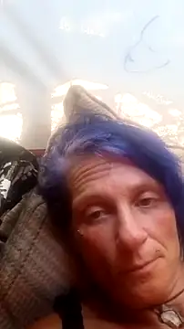 Snapshot of MfMwTrinity chatting on October 21, 2025, 8:31 pm MfMwTrinity online show from October 21, 2025, 8:31 pm