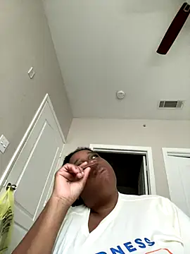 Snapshot of Deshay30 chatting on September 21, 2025, 9:05 pm Deshay30 online show from September 21, 2025, 9:05 pm