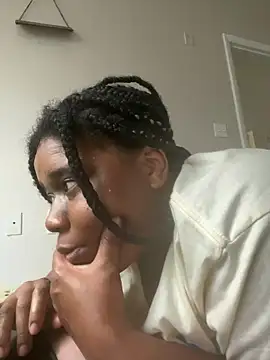 Snapshot of Deshay30 chatting on September 22, 2025, 6:32 pm Deshay30 online show from September 22, 2025, 6:32 pm