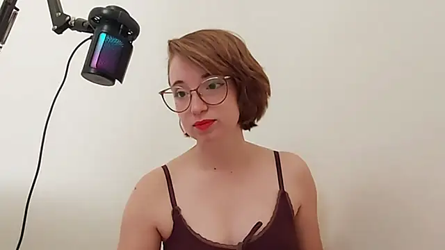 Elise Nyx online show from October 3, 2025, 1:19 pm