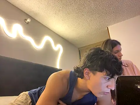 Snapshot of DesireLuxe chatting on October 10, 2025, 6:23 am DesireLuxe online show from October 10, 2025, 6:23 am