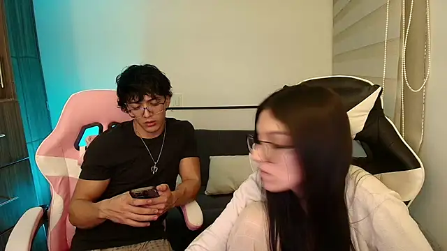 Snapshot of DesireLuxe chatting on November 5, 2025, 6:57 am DesireLuxe online show from November 5, 2025, 6:57 am