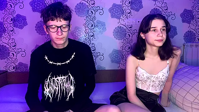 baby lesi online show from November 18, 2025, 4:00 pm