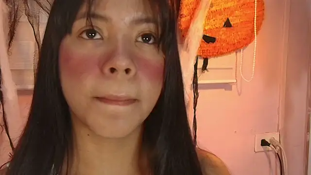 Snapshot of emily_sweett24 chatting on October 30, 2025, 12:39 pm emily sweett24 online show from October 30, 2025, 12:39 pm