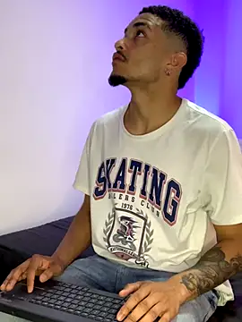 Snapshot of eross_chipre_ chatting on October 26, 2025, 4:40 am eross chipre online show from October 26, 2025, 4:40 am