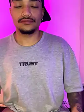 Snapshot of eross_chipre_ chatting on November 3, 2025, 8:48 am eross chipre online show from November 3, 2025, 8:48 am