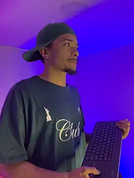 Snapshot of eross_chipre_ chatting on November 5, 2025, 12:10 am eross chipre online show from November 5, 2025, 12:10 am