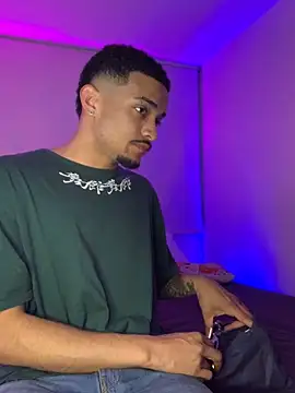 Snapshot of eross_chipre_ chatting on November 11, 2025, 2:22 am eross chipre online show from November 11, 2025, 2:22 am