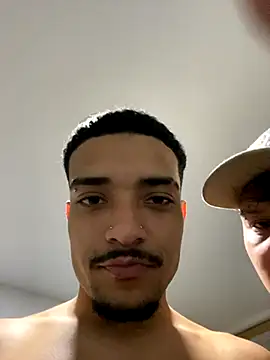 Snapshot of eross_chipre_ chatting on November 15, 2025, 7:27 am eross chipre online show from November 15, 2025, 7:27 am