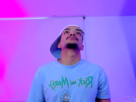 Snapshot of eross_chipre_ chatting on November 18, 2025, 10:25 pm eross chipre online show from November 18, 2025, 10:25 pm