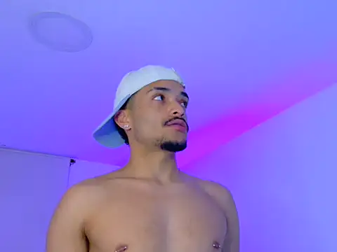 Snapshot of eross_chipre_ chatting on November 21, 2025, 10:41 pm eross chipre online show from November 21, 2025, 10:41 pm