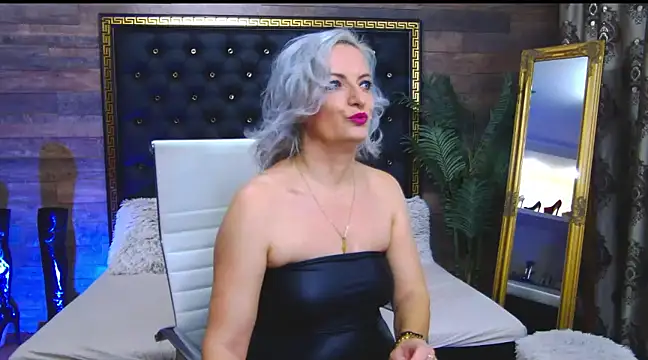Snapshot of LadyTouch chatting on February 9, 2025, 6:58 pm LadyTouch online show from February 9, 2025, 6:58 pm