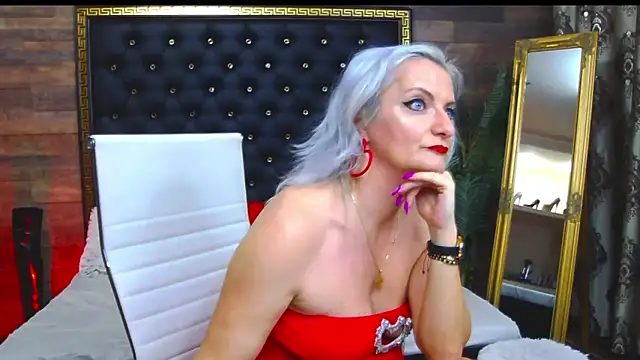Snapshot of LadyTouch chatting on February 13, 2025, 6:41 am LadyTouch online show from February 13, 2025, 6:41 am