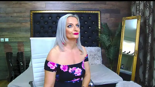Snapshot of LadyTouch chatting on February 26, 2025, 4:47 am LadyTouch online show from February 26, 2025, 4:47 am