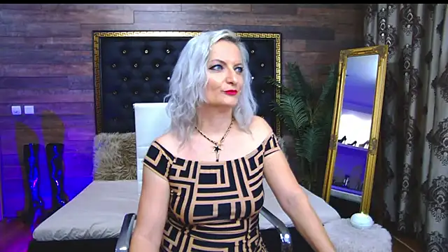 Snapshot of LadyTouch chatting on March 10, 2025, 8:26 am LadyTouch online show from March 10, 2025, 8:26 am